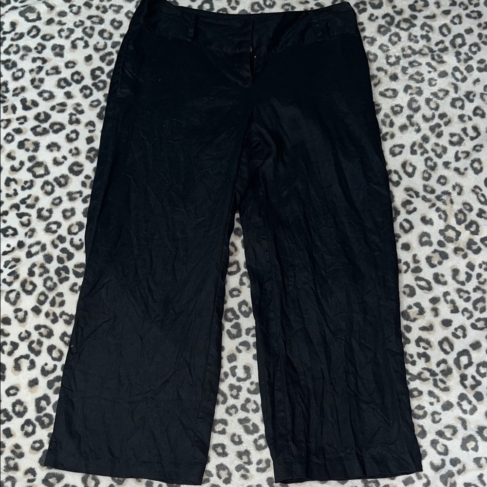 Elegant Black Linen Women's Capris